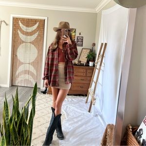 Cozy Fall Flannel 🍁